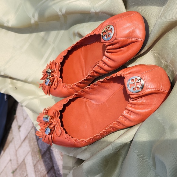 Tory Birch leather ballet flats, orange, rounded toe size 8.5 (like new) - Picture 3 of 10